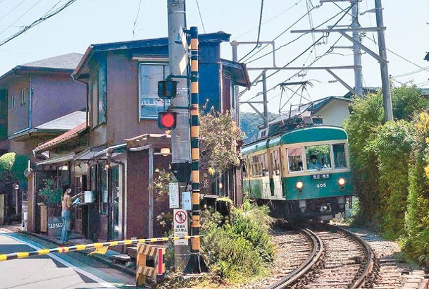 江之電跟店舖及住宅有幾接近？從這張圖可略知一二。