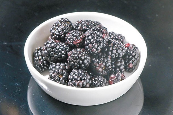 黑莓含豐富維他命C、花青素、單寧酸和葉黃素。
