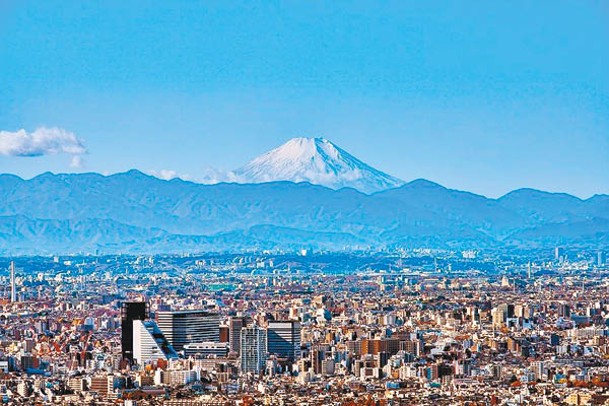 於展望台上除了可欣賞到東京城市風景外，晴天時連筑波山、日光連山、富士山也一併映入眼簾。