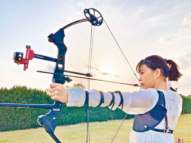 日本人氣女星森川葵早前在綜藝節目中挑戰高難度射箭，在ig中的型格射姿更獲得逾3.5萬個Like！