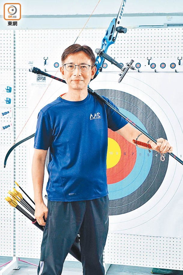 昇準射箭會會長Ben Sir是香港射箭總會註冊教練，相信學生學習射箭會提升自信及專注能力。