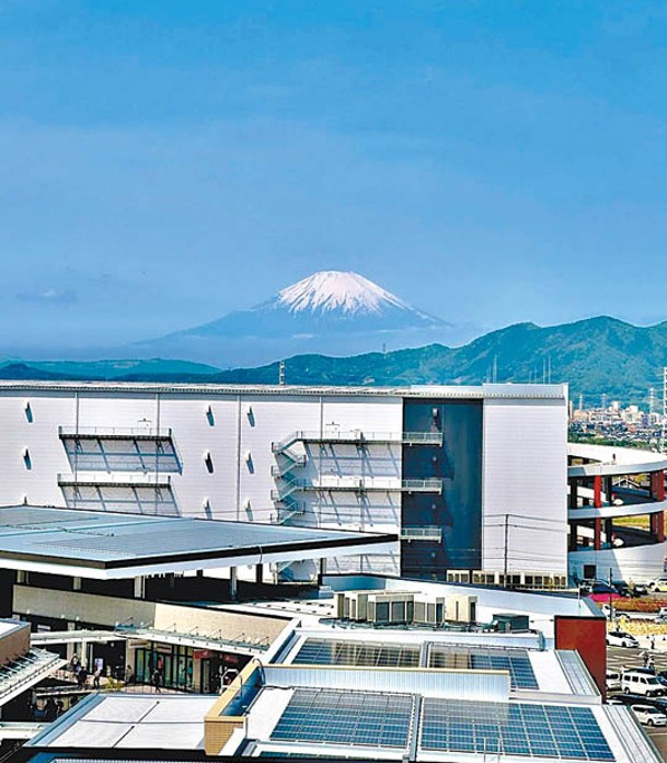 於觀景台Fuji Terrace，可遙望富士山及大山景色。