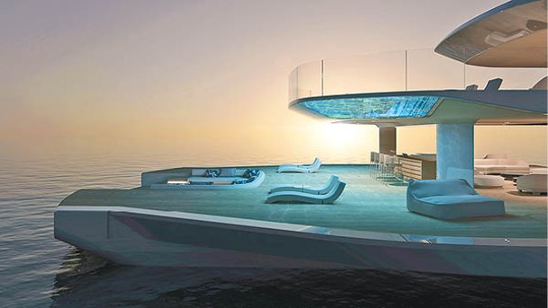 玻璃底游泳池可照亮下層甲板。