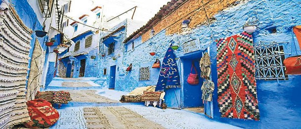 淡藍色的舍夫沙萬山城，亦有「摩洛哥天空之城」之稱。