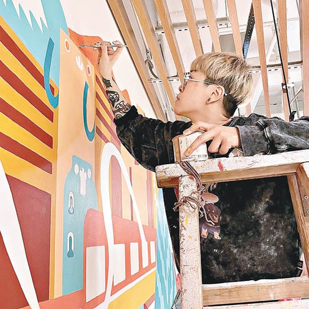 店內的壁畫由藝術家Zoie Lam負責創作。
