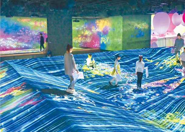 展覽將於7月起登陸九龍灣，於逾萬呎空間帶來6大人氣作品，圖為「塗鴉自然 ── 鼓動的山脈與山谷，紅色名錄」。