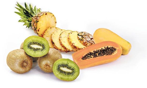 奇異果、菠蘿及木瓜的酵素含量豐富，有「酵素之王」之稱，所含的蛋白酶是可以分解蛋白質的酵素，除了可以幫助消化，亦可促進蛋白質的吸收，有利於正在增肌減脂的人。