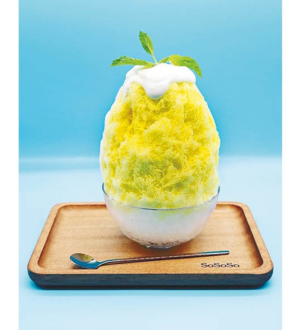 沖繩金檸刨冰<br>淋上用沖繩香檸調配的金檸汁，和爆珠、蒟蒻一起吃，酸酸甜甜夠清爽。