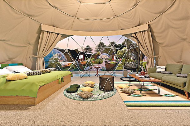 直徑7米的大型圓頂帳篷可容納6人，適合一家大細入住。