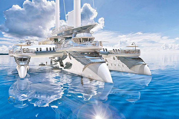主船體的船尾有一個配備可伸縮甲板的海灘俱樂部，活動空間寬敞。