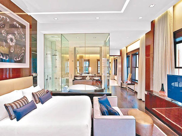 The Lumen Penthouse房型面積有2,500平方呎，共有兩層，設計奢華。