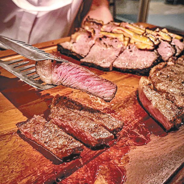全日餐廳CHA LA配備Parilla烤爐，以高質牛肉菜式馳名。