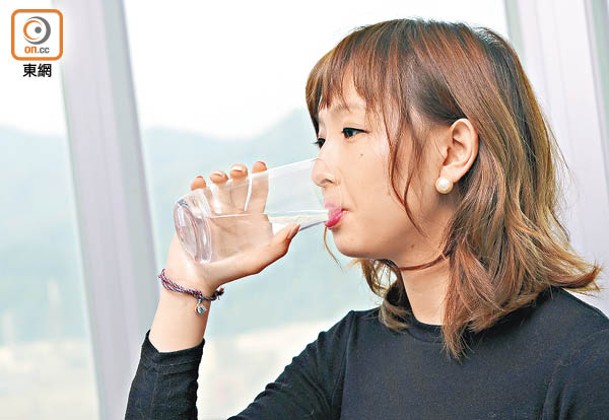 用餐前喝400至600ml的水可增加飽足感。
