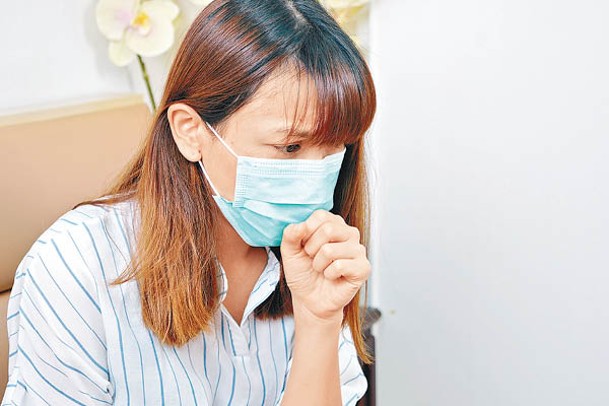 當燥邪入肺，津液會減少，可導致咽喉癢或嚴重乾咳。