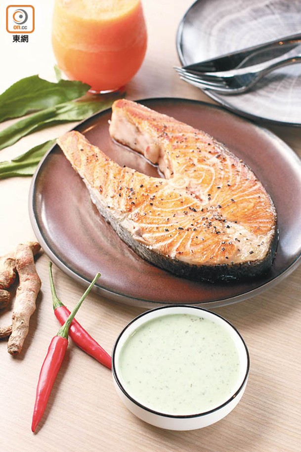 晚餐的肉類選擇以魚肉為最佳，例如三文魚。