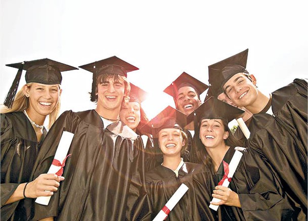 選擇院校與課程時，要確認學歷是否在該國獲得認可。