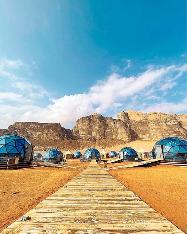 住在貝都因人的帳篷，可以體驗沙漠中游牧民族的生活。