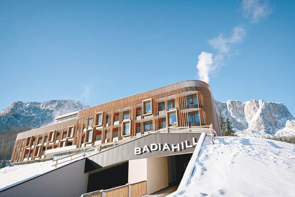 跟一般滑雪酒店的印象大相逕庭，Badia Hill Hotel由外到內都型格摩登。