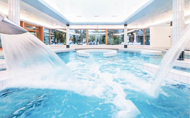 酒店的水療區設施非常豐富，設有一個室內暖水泳池，配合按摩水柱有助消除疲勞。
