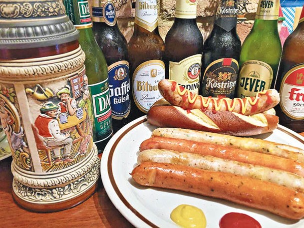 食店König提供德國風香腸及多款德國啤酒。
