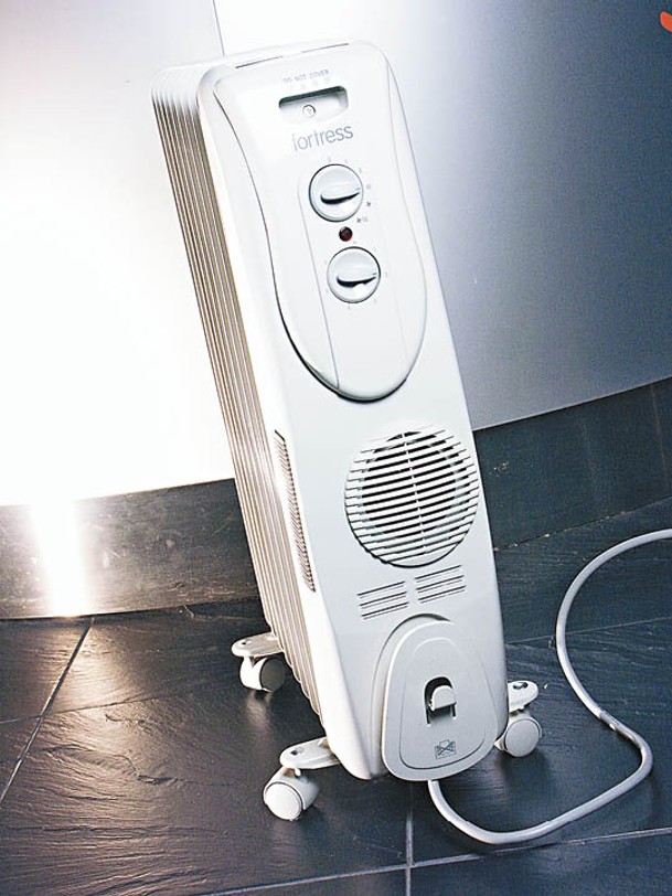 暖爐靠牆擺放，有助阻隔冷空氣流入屋內。