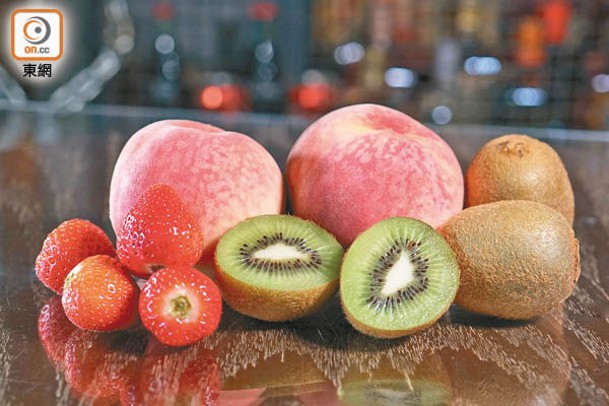 如果水果顏色較深，即代表外皮含有更豐富的營養價值。