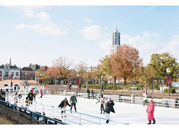 豪斯登堡今年搞搞新意思，打造全日本首個建於運河上的溜冰場。
