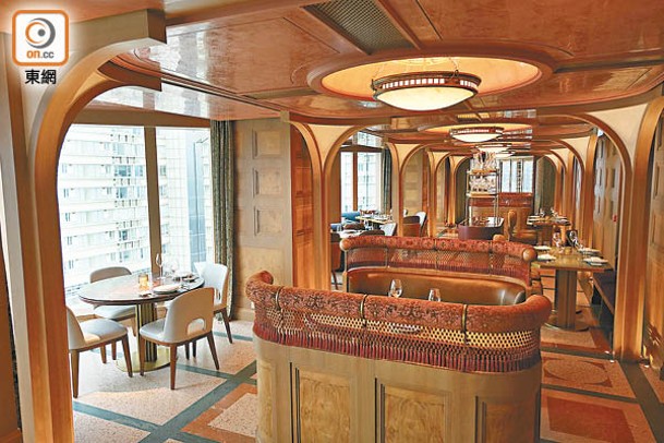 餐廳以文藝復興時期作靈感設計，瑰麗壯觀。