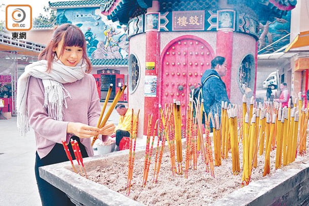 攝太歲乃新年祈福的傳統習俗，宜在吉日吉時進行。