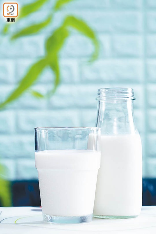 進行椰菜減肥時最好配合牛奶等高蛋白質食物。