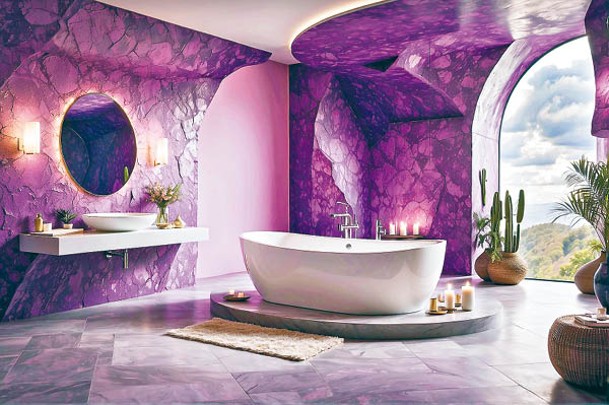 浴室的淡紫色石牆，相對平滑，襯以灰白色大理石地板，營造出浪漫氣氛。（DSGNR 57）