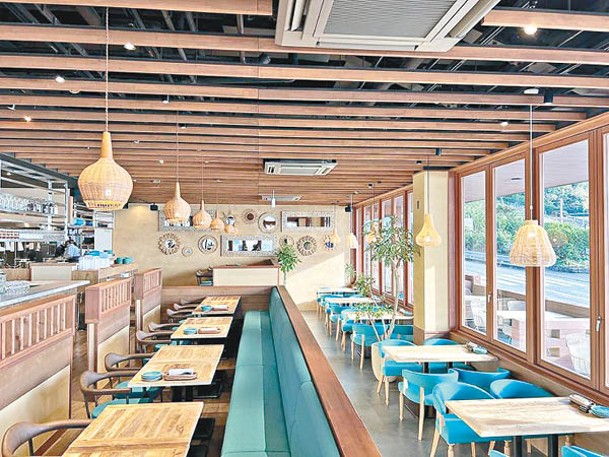 餐廳設計充滿東南亞風情，很有度假感覺。