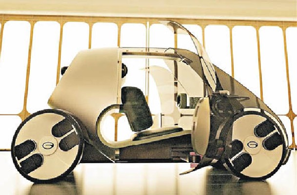 逾八成車身採用玻璃嵌砌，不僅提供360度開揚景致，還增強車廂空間感。