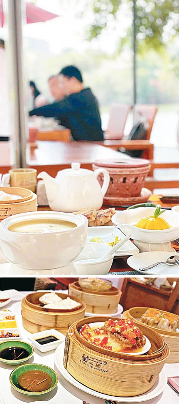 丹桂軒設於湖邊的露天茶座，點心種類豐富，用餐更添愜意。