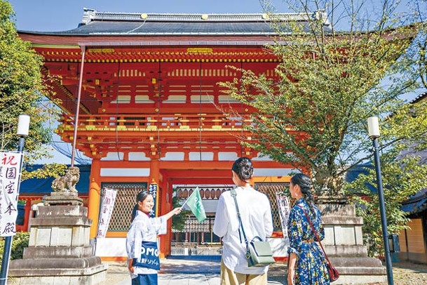 酒店同時提供晨早遊祇園的行程，有專人帶路及講解當地風景，最後會到八坂神社參拜。