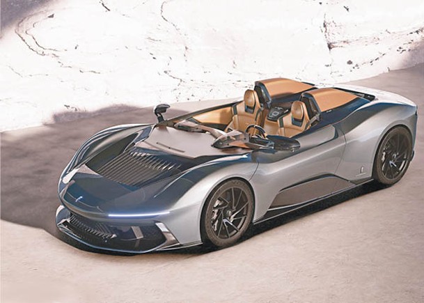 Automobili Pininfarina跟DC合作推出特別版純電動超跑，以這款B95 Gotham版為例，車頭配上由拉絲和拋光陽極氧化鋁製成的背光廠徽，售價高達490萬歐元（未連稅折約4,130萬港元）。