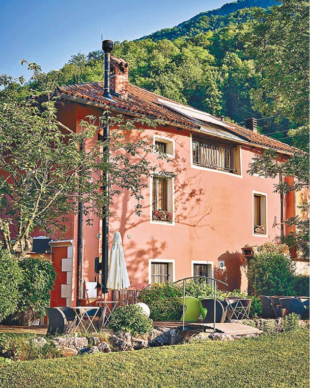 Hiša Franko既是餐廳也是大廚一家的屋企，磚紅色的小洋房令人感覺溫馨。