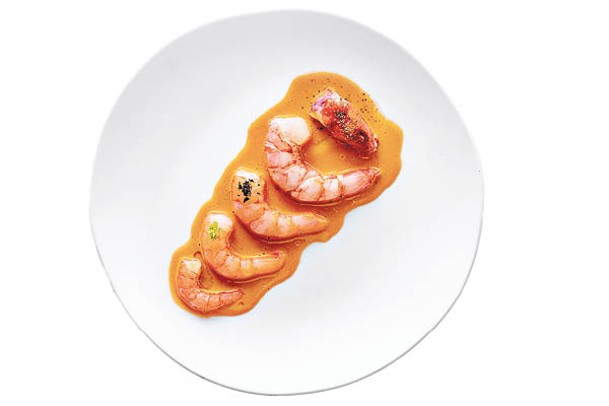 這道創意菜餚選用4隻「年齡」介乎6個月到2歲的鮮蝦炮製，展現出蝦不同的質感和風味。