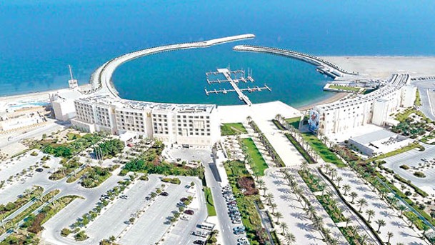 Resort位於馬斯喀特Al Batinah的海灣，設有私人海灘。