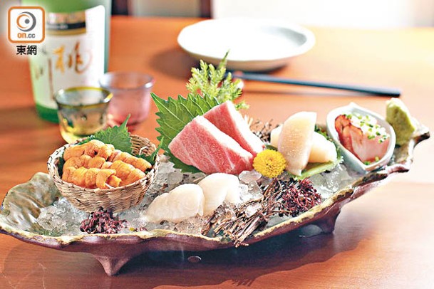 意大利和日本人都喜愛生吃海鮮，調味各有不同。