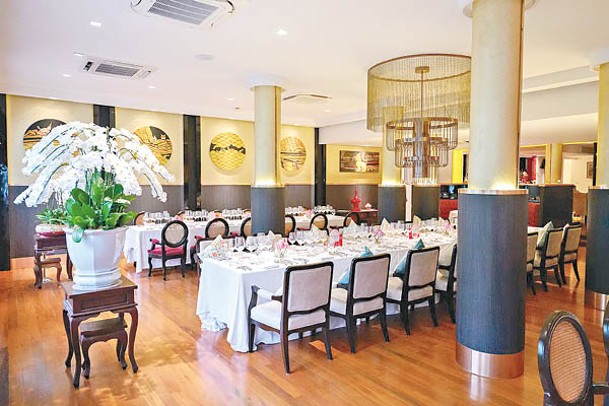 室內裝潢靈感源自泰國傳統，營造出一個典雅空間。