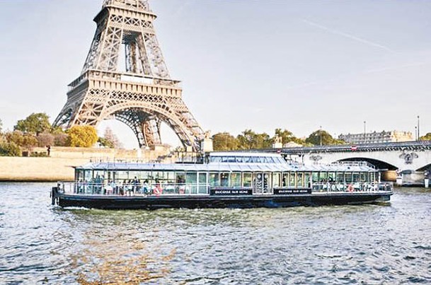 Ducasse sur Seine是巴黎第一家100%電動遊船餐廳，由法國星級廚神Alain Ducasse開設。