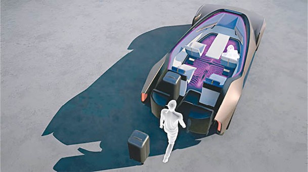 概念車用上「走後門」式設計，配合五座椅布局，提供一條後進車廂通道。