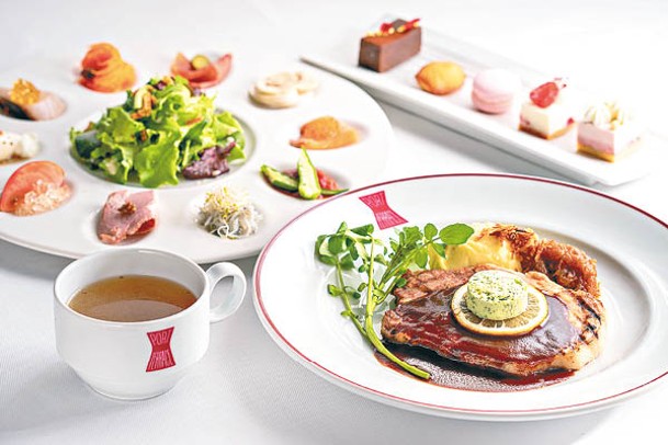 神戶港塔Prefix Course套餐包括10款菜式，主菜可選圖中的神戶烤豬肉，還有甜品拼盤及飲品。 售價：4,400日圓（折約HK$220，需早一天預約）