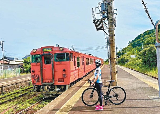 JR西日本於10月至12月指定日子在山陰本線鳥取至米子站推出單車列車，為單車友大開方便之門。