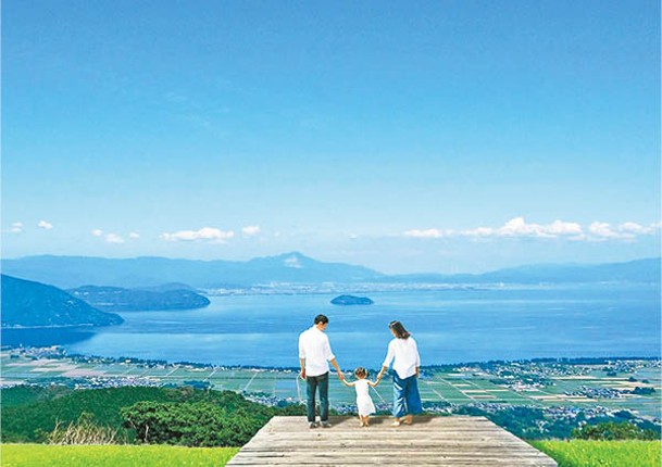 別錯過園內的第3展望台，可看到湖天一色美景。