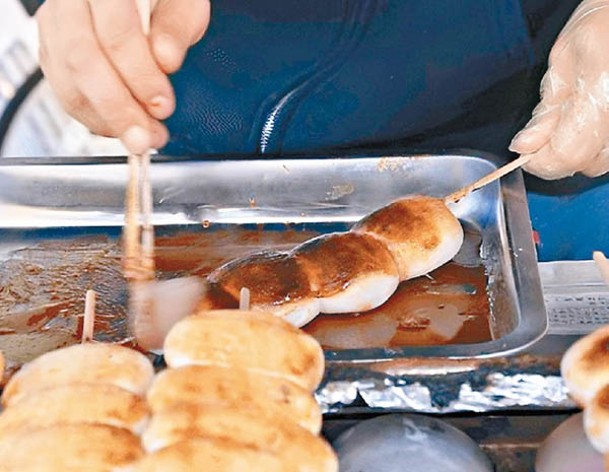 開運高崎食堂集合數十個售賣當地美食的攤檔，必食之選有烤饅頭。