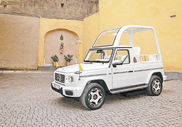 基於最新電動G580手工製作的全新G-Class Popemobile，首度搭載純電動力。