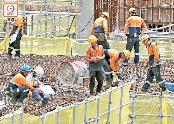 建造業失業率回落至10.9%  港府：為工地設免疫屏障