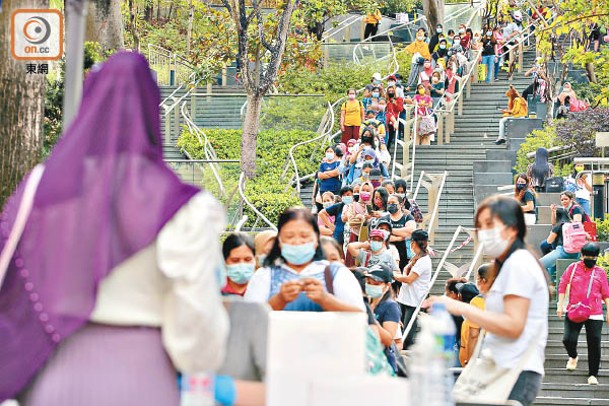 港府早前倉卒要求全港外傭強制檢測。